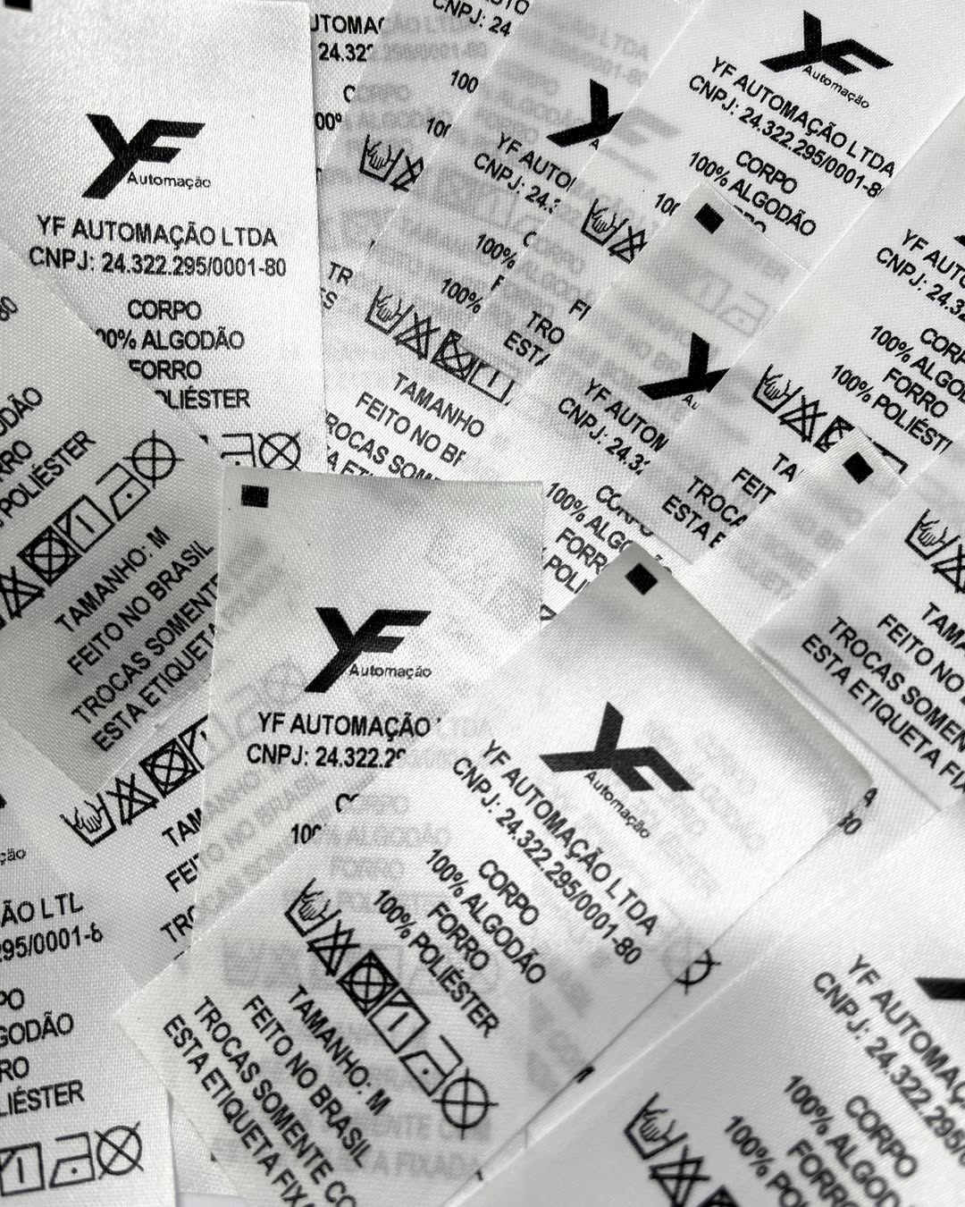 Etiquetas de composição personalizadas com informações e símbolos de cuidado